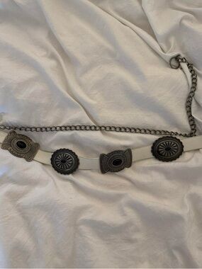 White Leatherette Concho Chain Belt with Antique Silver Accents